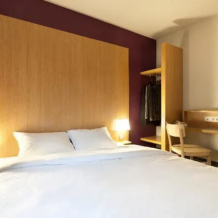 B And B Hotel Montauban 2*